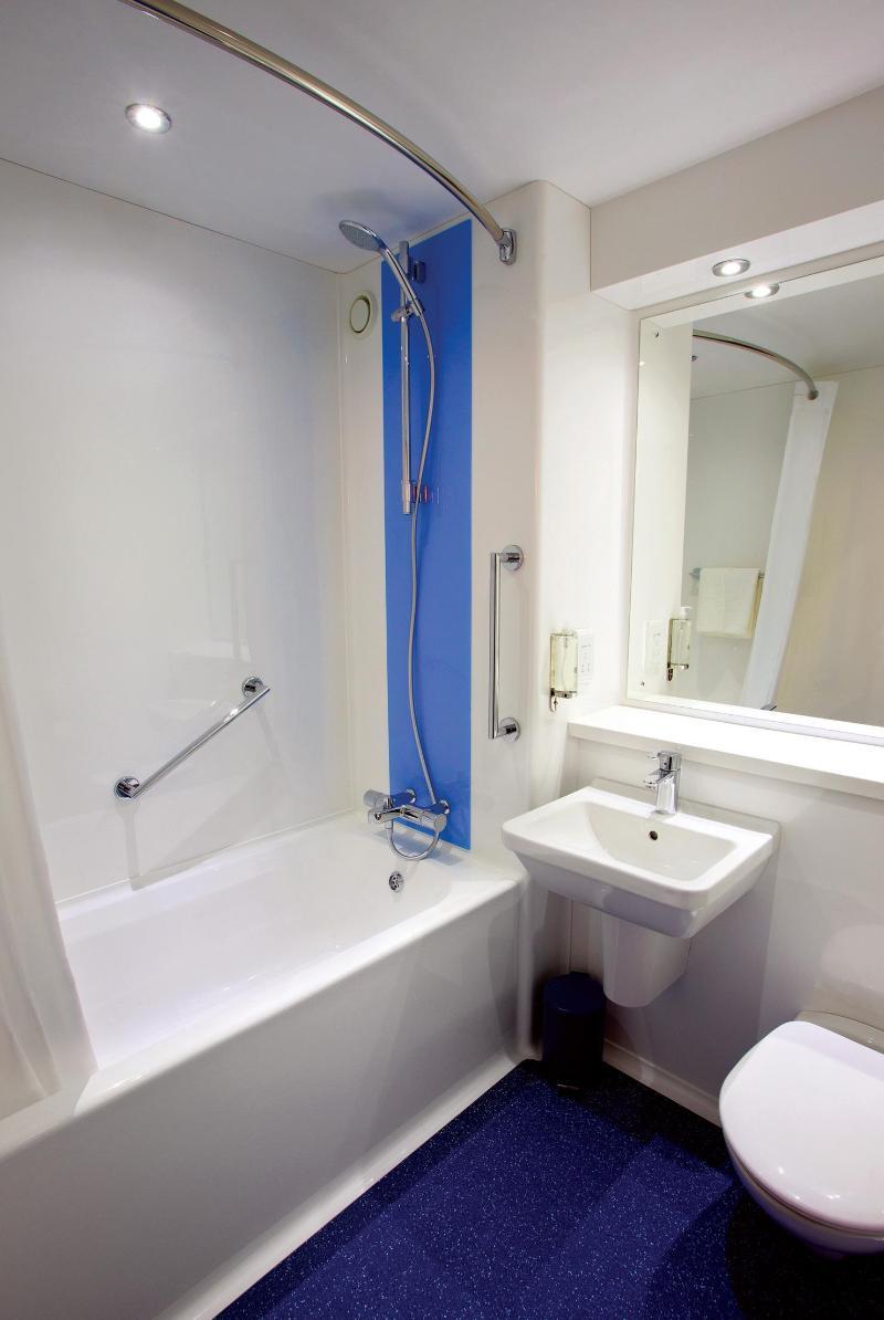 Travelodge קטרינג מראה חיצוני תמונה
